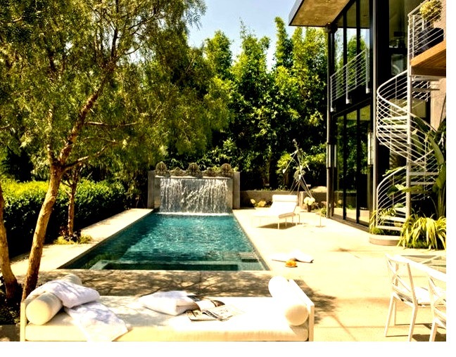 Los Angeles Pool Fountain
