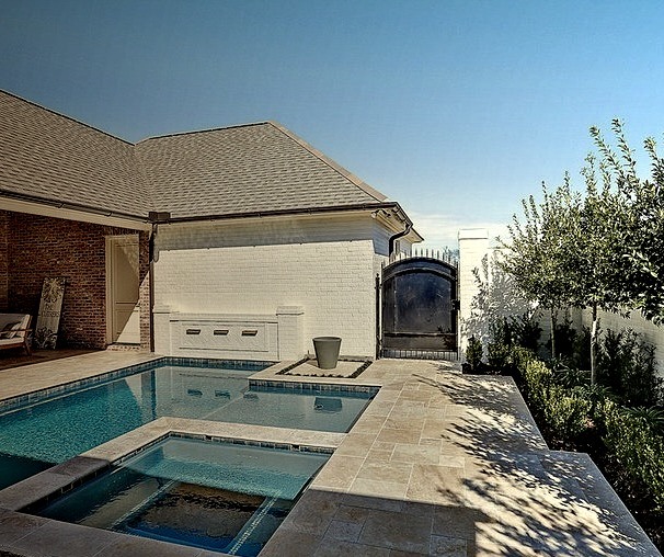 Pool Hot Tub in New Orleans
